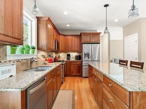122 Carlisle Rd, Westford MA 01886