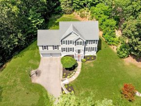 122 Carlisle Rd, Westford MA 01886