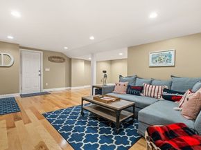 122 Carlisle Rd, Westford MA 01886