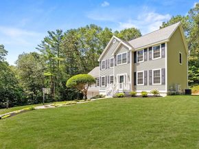 122 Carlisle Rd, Westford MA 01886