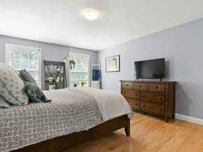 122 Carlisle Rd, Westford MA 01886