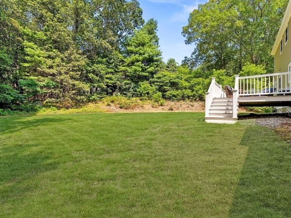 122 Carlisle Rd, Westford MA 01886