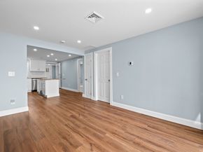95 Pineland Ave, Worcester MA 01604