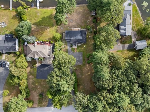 95 Pineland Ave, Worcester MA 01604