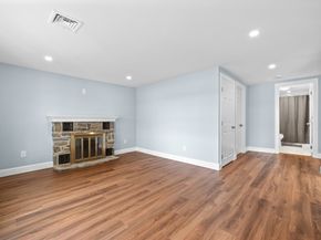 95 Pineland Ave, Worcester MA 01604