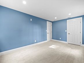 95 Pineland Ave, Worcester MA 01604