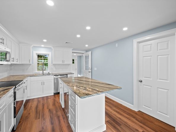 95 Pineland Ave, Worcester MA 01604