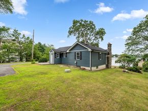 95 Pineland Ave, Worcester MA 01604