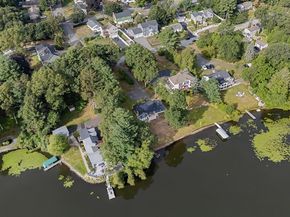 95 Pineland Ave, Worcester MA 01604