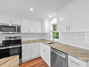 95 Pineland Ave, Worcester MA 01604
