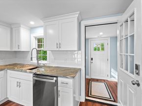 95 Pineland Ave, Worcester MA 01604