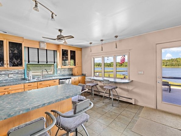 28 Arlington Road, Wareham MA 02571