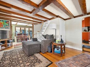 6 Cedar Pond Dr, Sturbridge MA 01566