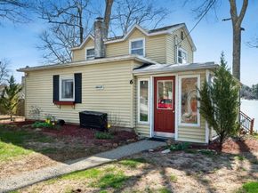 6 Cedar Pond Dr, Sturbridge MA 01566