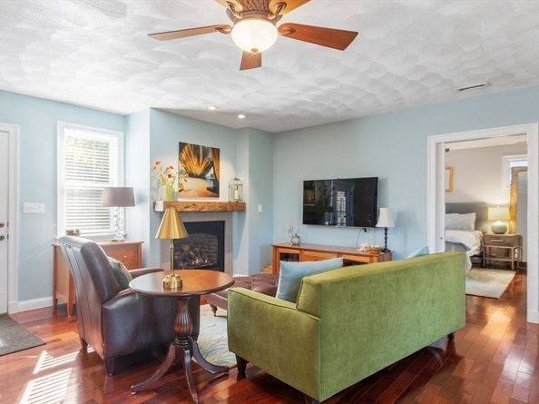 158 Lowell 4, Peabody MA 01960