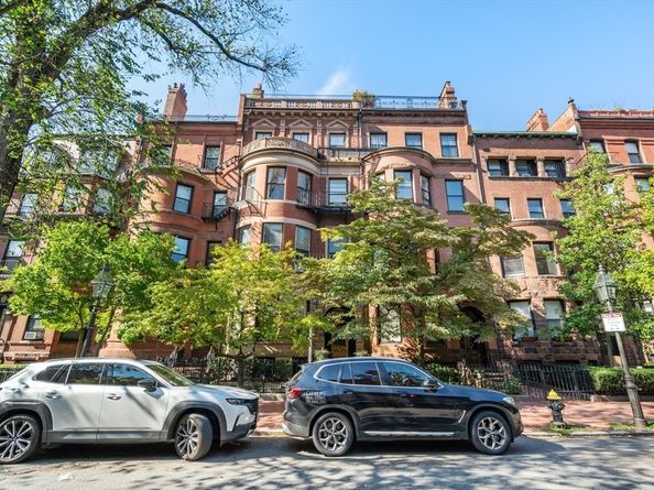 261 Marlborough St 12, Boston MA 02116