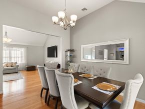 16 Vieira Dr, Peabody MA 01960