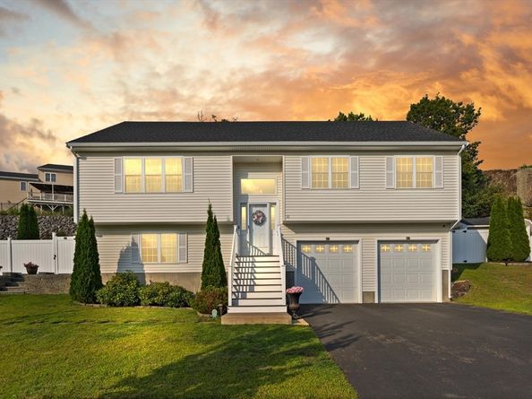 16 Vieira Dr, Peabody MA 01960