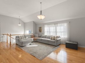 16 Vieira Dr, Peabody MA 01960