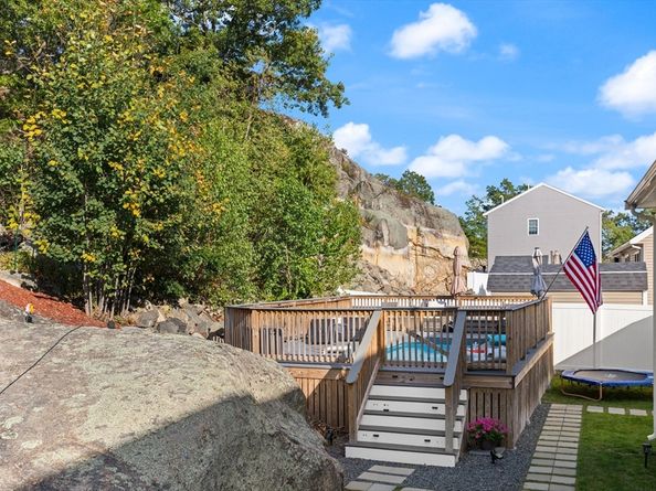 16 Vieira Dr, Peabody MA 01960