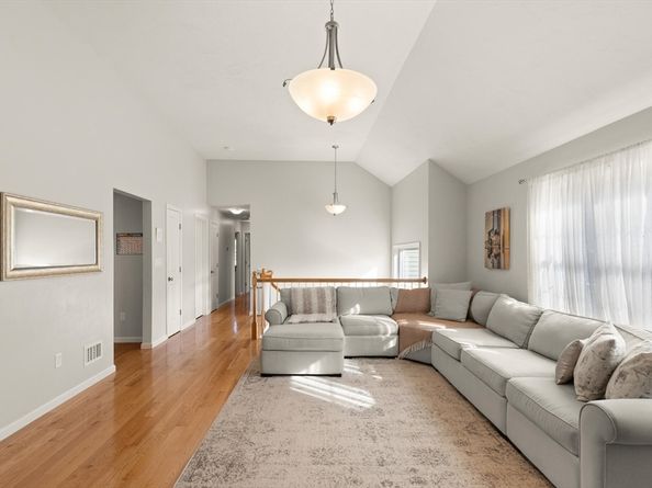 16 Vieira Dr, Peabody MA 01960