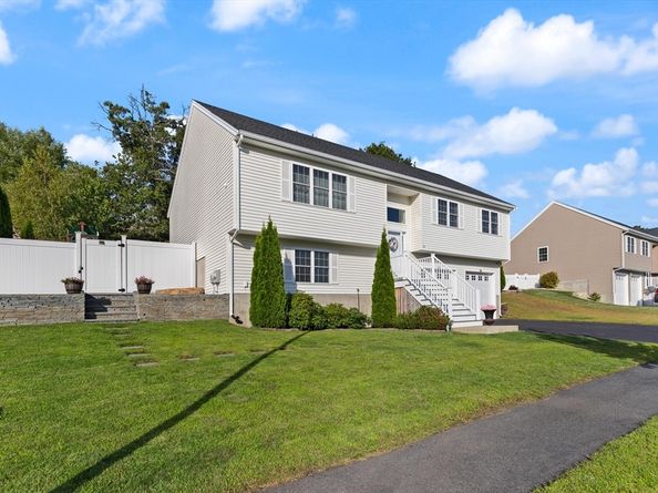 16 Vieira Dr, Peabody MA 01960