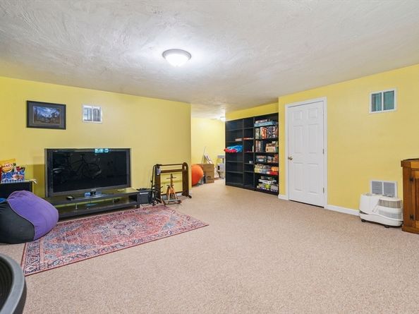 14 Pineridge Way 14, Middleboro MA 02346