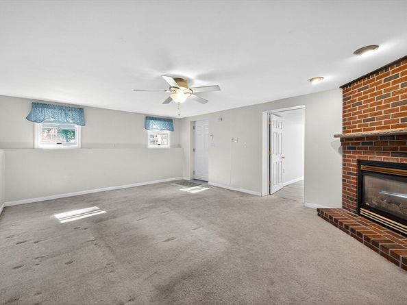 16 Angie Rd, Billerica MA 01862