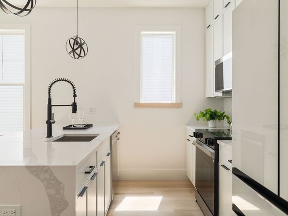304 Paris Street 3, Boston MA 02128