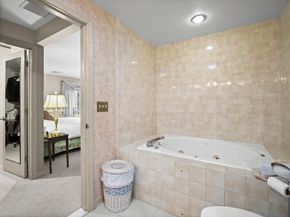 770 Salisbury St 424, Worcester MA 01609