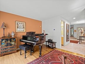 770 Salisbury St 424, Worcester MA 01609