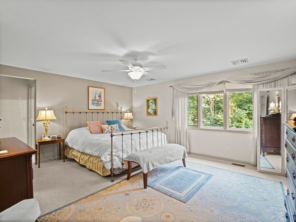 770 Salisbury St 424, Worcester MA 01609