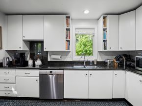 770 Salisbury St 424, Worcester MA 01609