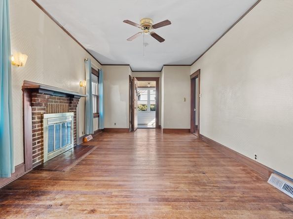 36 Boynton St, Waltham MA 02453