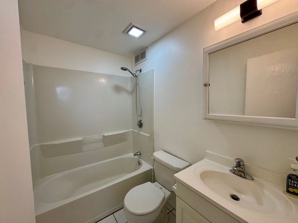 8 Tara Dr 2, Weymouth MA 02188