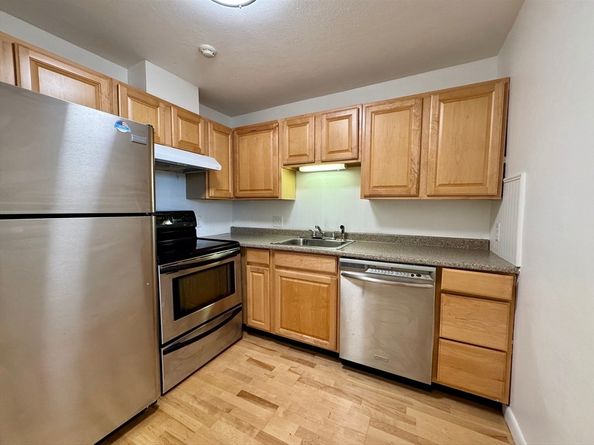 8 Tara Dr 2, Weymouth MA 02188