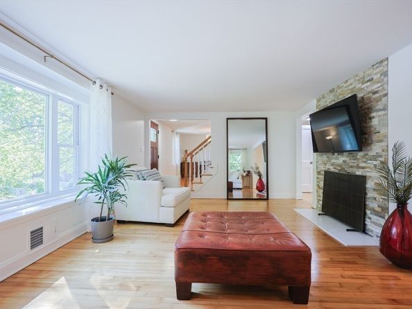 57 Norval Ave, Stoneham MA 02180