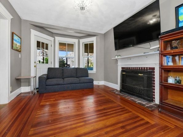 88 Bartlett Ave, Belmont MA 02478