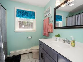 60 Allen Rd, Sturbridge MA 01566
