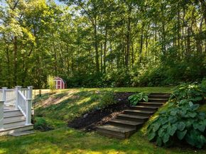 60 Allen Rd, Sturbridge MA 01566