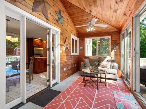 60 Allen Rd, Sturbridge MA 01566