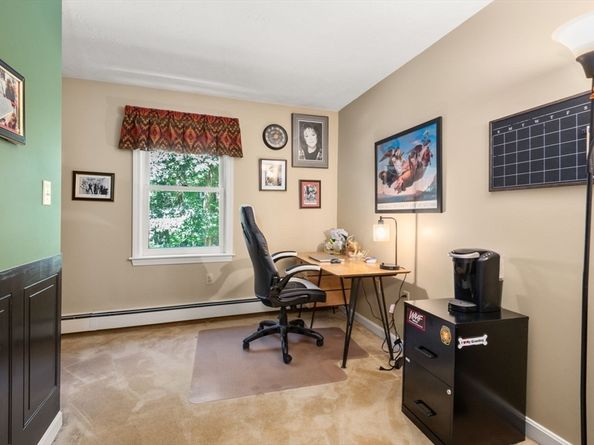 60 Allen Rd, Sturbridge MA 01566