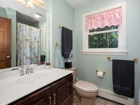 60 Allen Rd, Sturbridge MA 01566