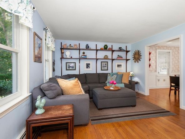 60 Allen Rd, Sturbridge MA 01566