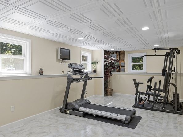 20 Hopkins Street, Wilmington MA 01887
