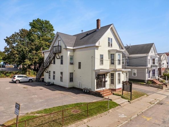 14 Cottage St, Brockton MA 02301