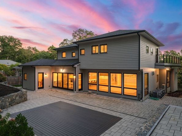 61 Lakeview Ave, Newton MA 02460