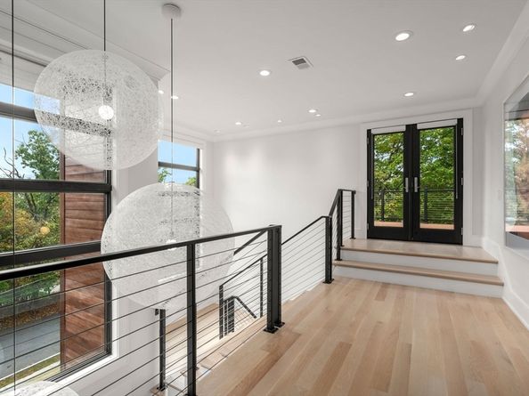 61 Lakeview Ave, Newton MA 02460
