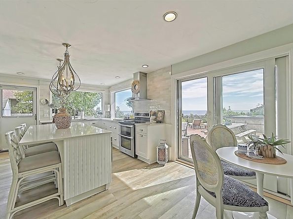 35 Prospect Ave, Hull MA 02045