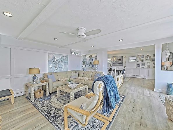 35 Prospect Ave, Hull MA 02045